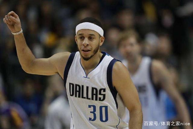 滕哈格回曼彻斯特与妻子晚餐 经纪人团队成员在场