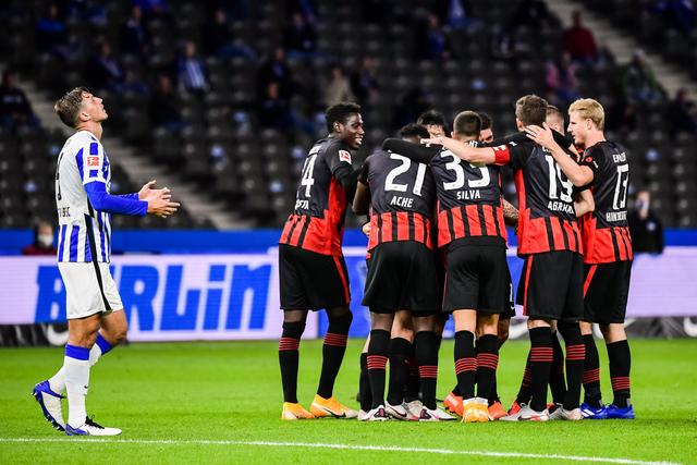 约基奇缺阵掘金大胜快船 文班10分马刺负雄鹿